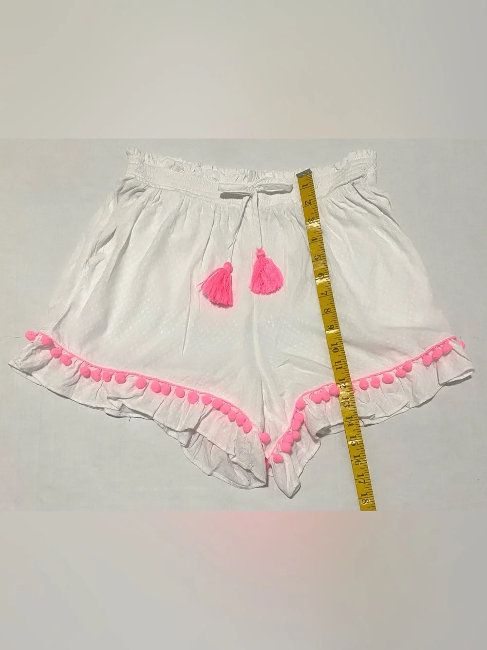 Crown&Ivy Women’s M White Pink Pom Ruffle Shorts Boho Coastal Preppy Cottagecore